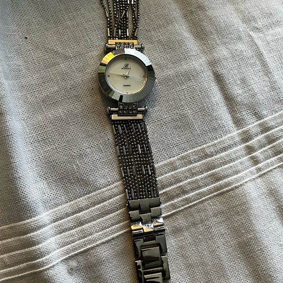 Burgi BTV032 Swiss Quartz Crystal Bezel Watch. - Picture 1 of 5